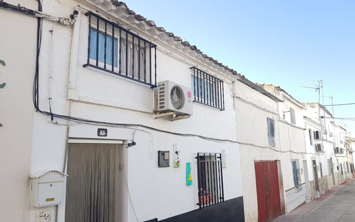 Image No.24-3 Bed House for sale