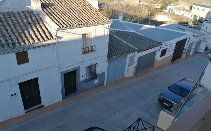 Image No.18-3 Bed House for sale