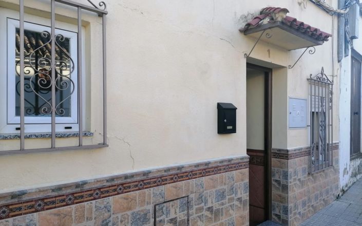 Image No.2-3 Bed House for sale