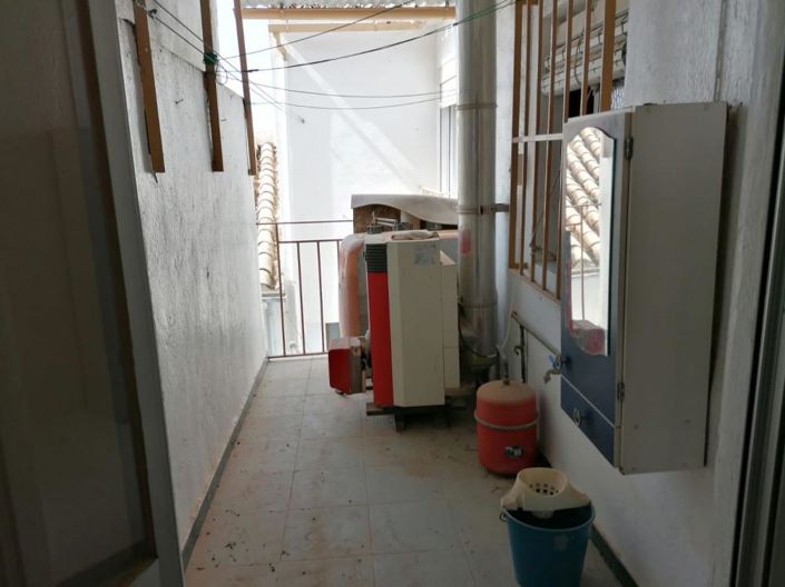 Image No.16-6 Bed House for sale