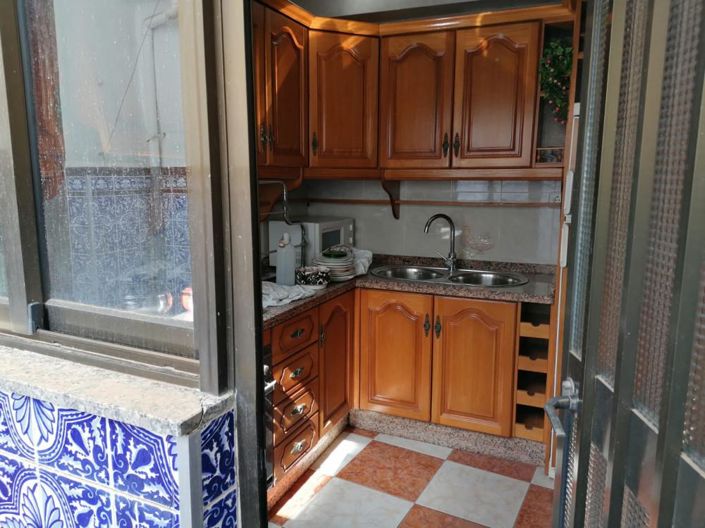 Image No.6-6 Bed House for sale