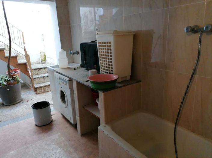 Image No.9-6 Bed House for sale