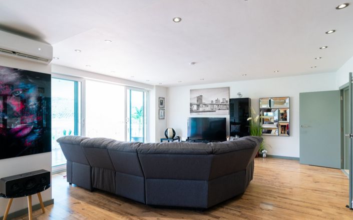 Image No.22-6 Bed House for sale