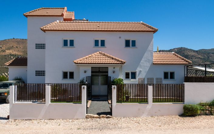 Image No.3-6 Bed House for sale