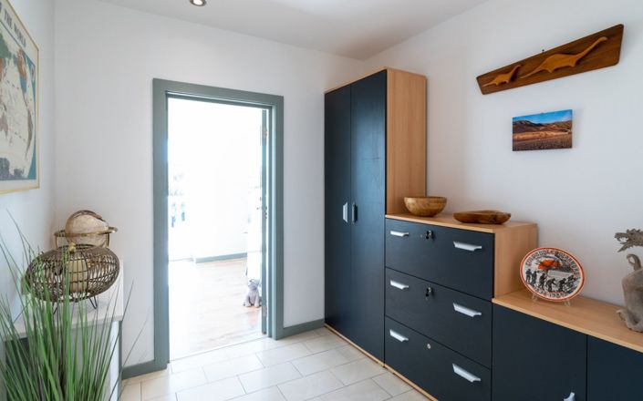 Image No.30-6 Bed House for sale