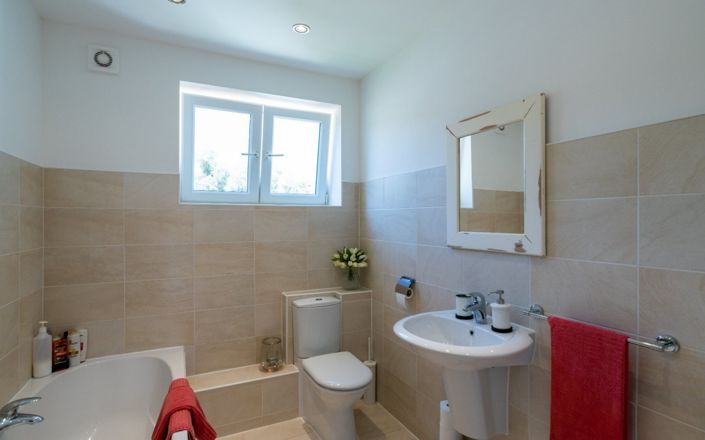 Image No.36-6 Bed House for sale