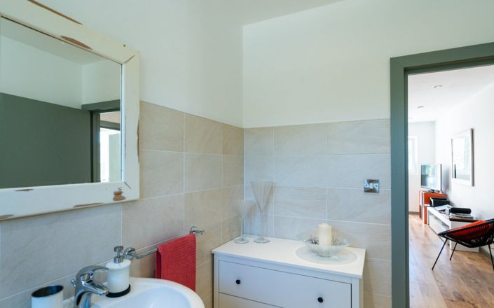 Image No.40-6 Bed House for sale