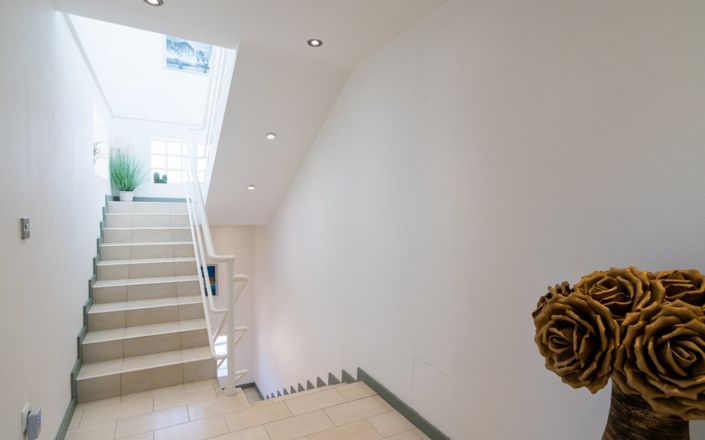 Image No.52-6 Bed House for sale