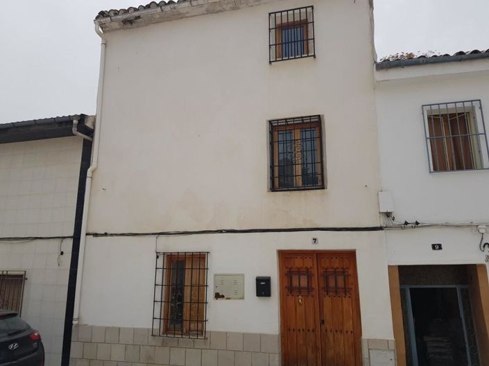 Image No.1-3 Bed House for sale