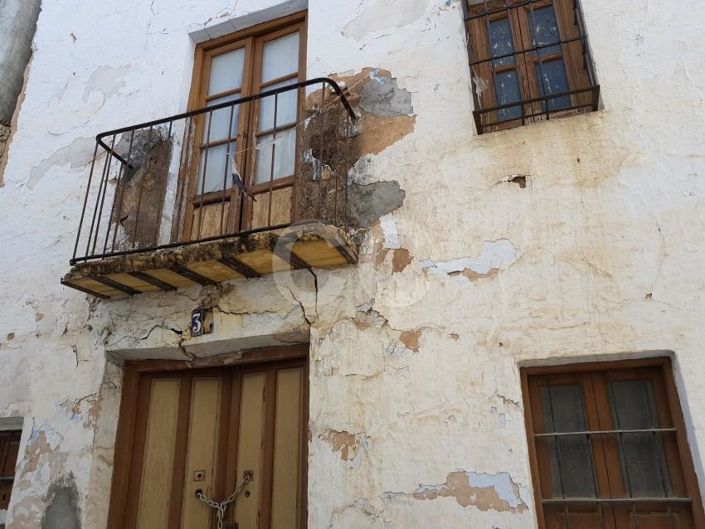 Image No.2-4 Bed House for sale