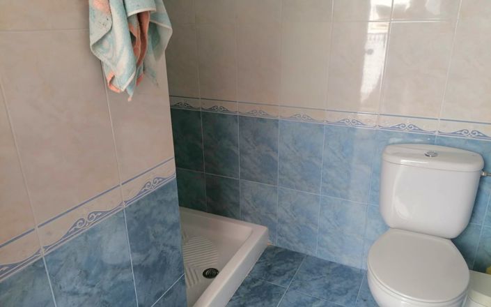 Image No.18-4 Bed House for sale