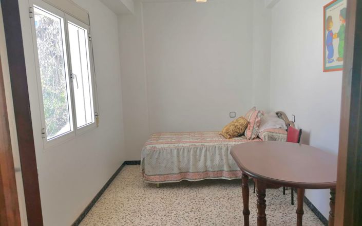 Image No.30-4 Bed House for sale