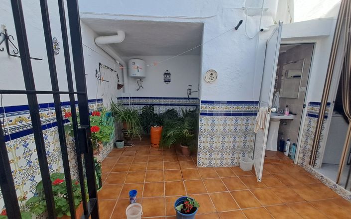 Image No.11-4 Bed House for sale