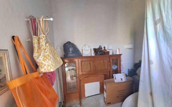 Image No.20-4 Bed House for sale