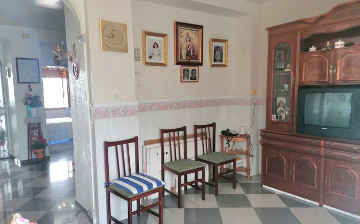 Image No.10-5 Bed House for sale