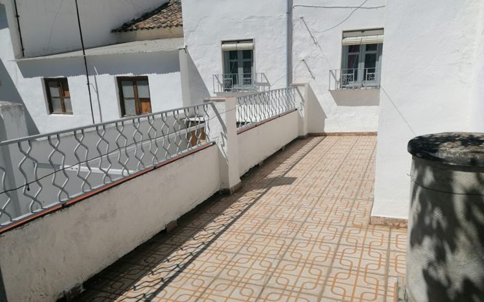 Image No.19-5 Bed House for sale