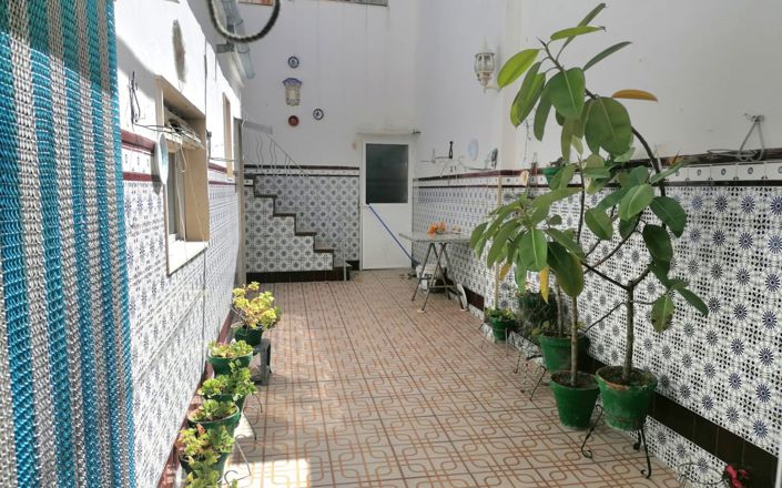 Image No.2-5 Bed House for sale