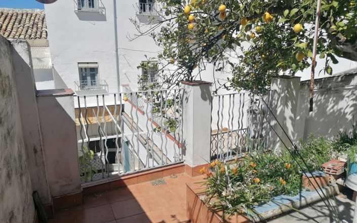 Image No.24-5 Bed House for sale