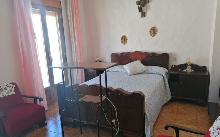 Image No.28-5 Bed House for sale