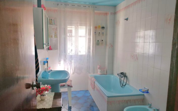 Image No.32-5 Bed House for sale