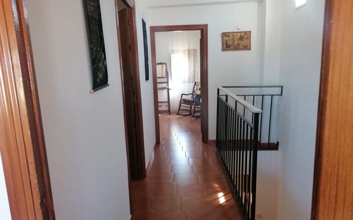 Image No.37-5 Bed House for sale