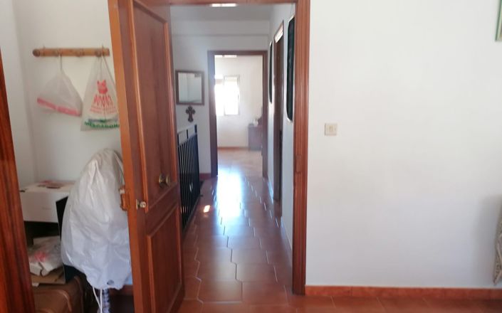 Image No.40-5 Bed House for sale