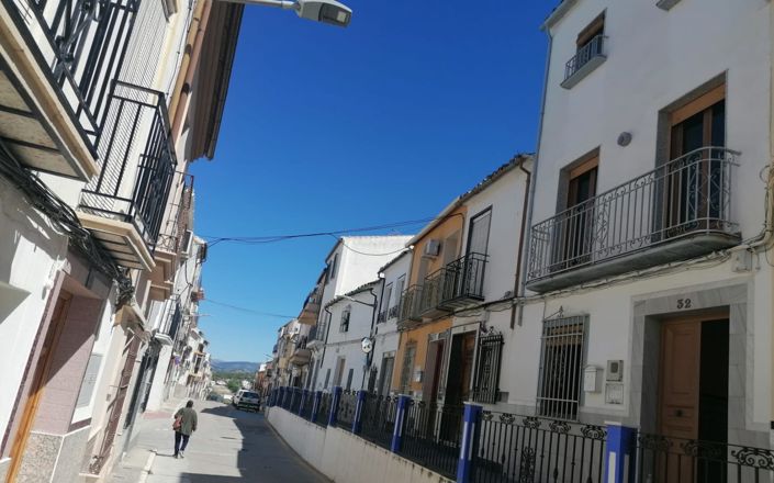 Image No.42-5 Bed House for sale