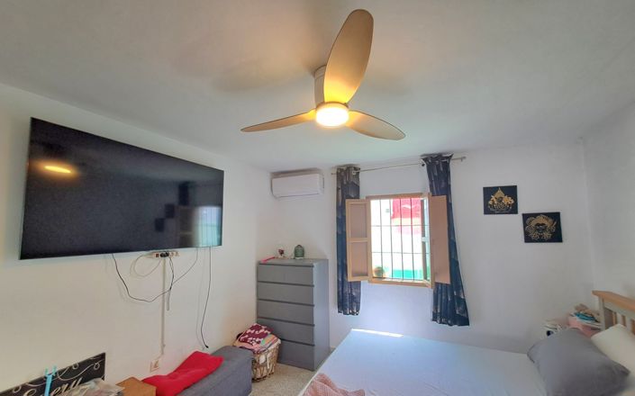 Image No.12-3 Bed House for sale