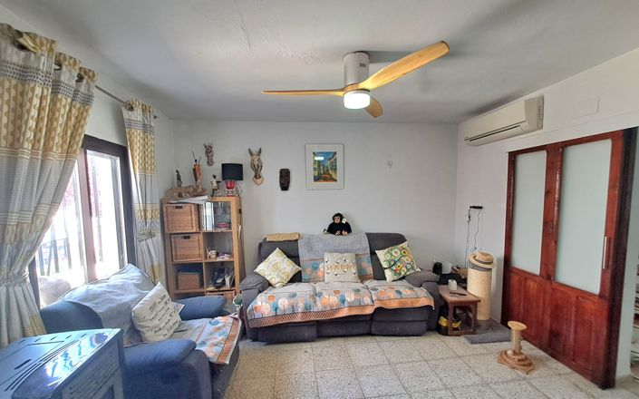 Image No.6-3 Bed House for sale