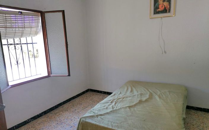 Image No.13-4 Bed House for sale