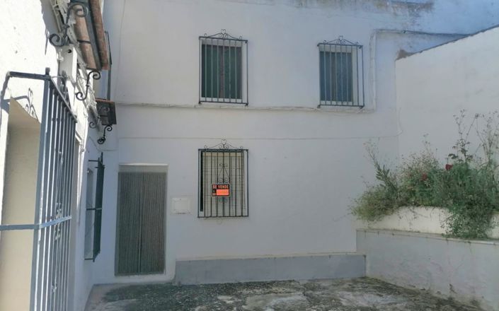 Image No.2-4 Bed House for sale