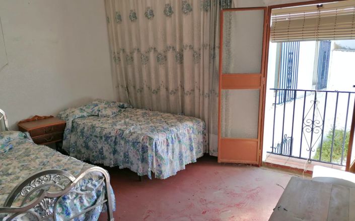 Image No.21-4 Bed House for sale