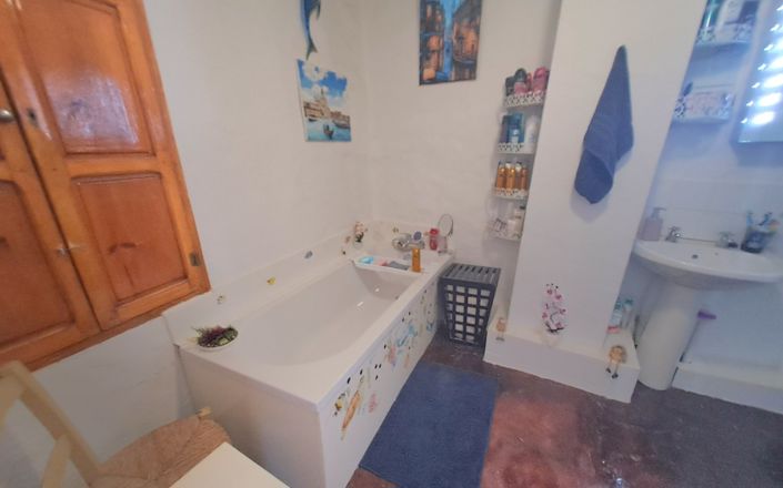 Image No.16-3 Bed House for sale