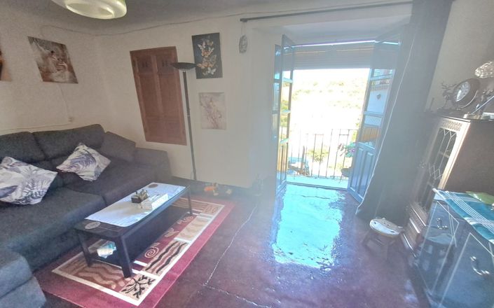 Image No.21-3 Bed House for sale