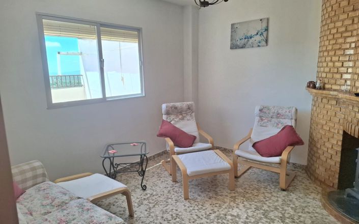 Image No.10-3 Bed House for sale