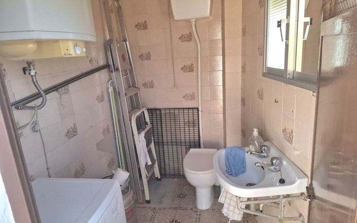 Image No.15-3 Bed House for sale