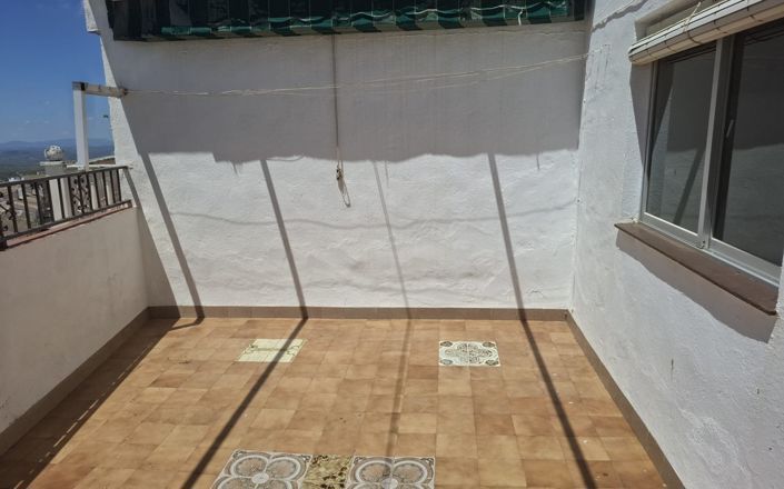 Image No.17-3 Bed House for sale