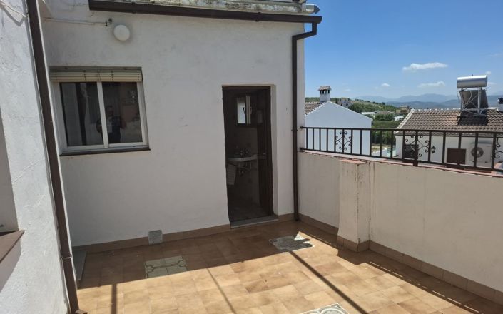 Image No.18-3 Bed House for sale