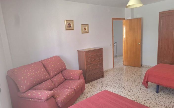 Image No.26-3 Bed House for sale