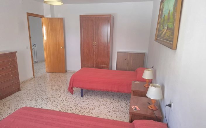 Image No.27-3 Bed House for sale