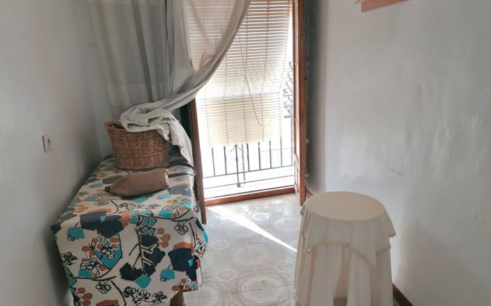 Image No.25-5 Bed House for sale