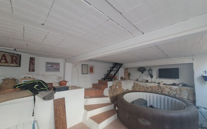 Image No.14-3 Bed House for sale