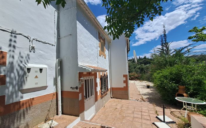 Image No.1-4 Bed House for sale