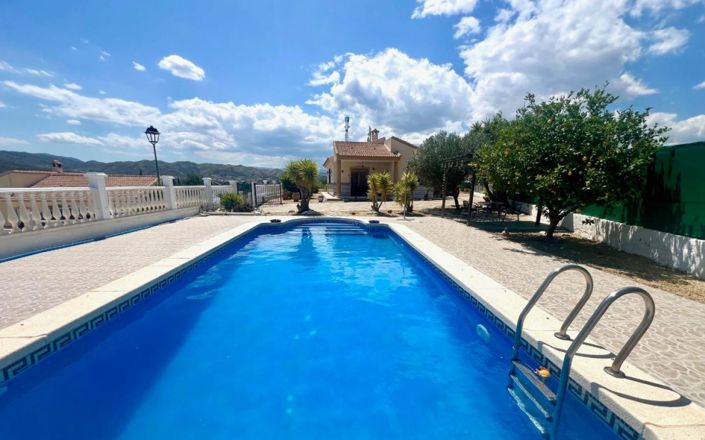 Image No.1-3 Bed House for sale