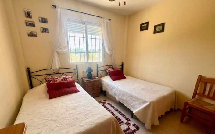 Image No.8-3 Bed House for sale