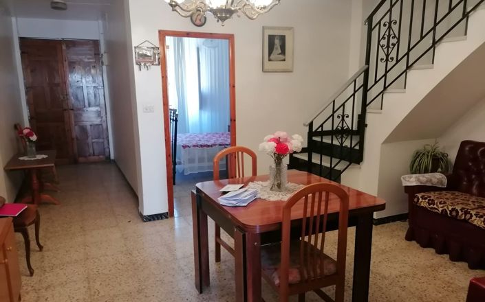 Image No.24-4 Bed House for sale