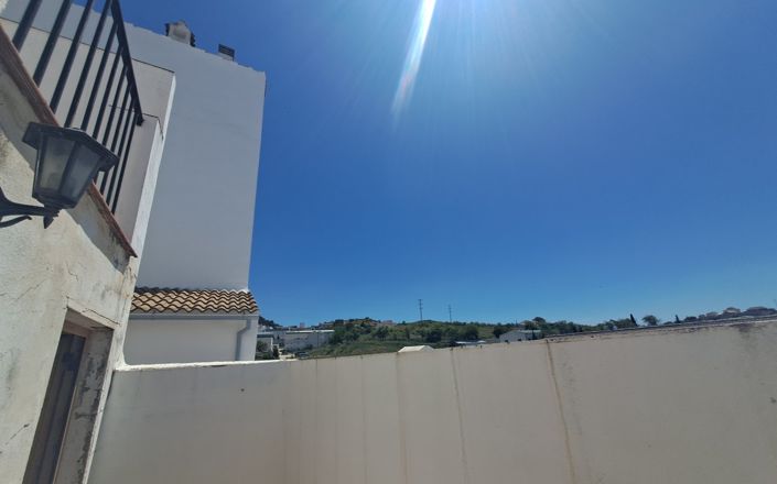 Image No.15-2 Bed House for sale