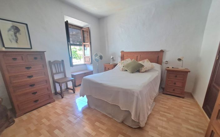 Image No.16-2 Bed House for sale