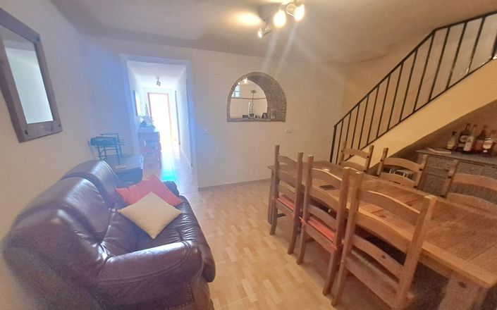 Image No.5-2 Bed House for sale