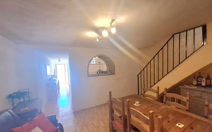 Image No.6-2 Bed House for sale